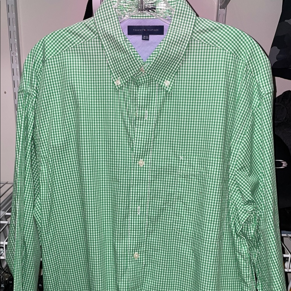 Tommy Hilfiger Men's Green Checkered Shirt 16 1/2. 33-33